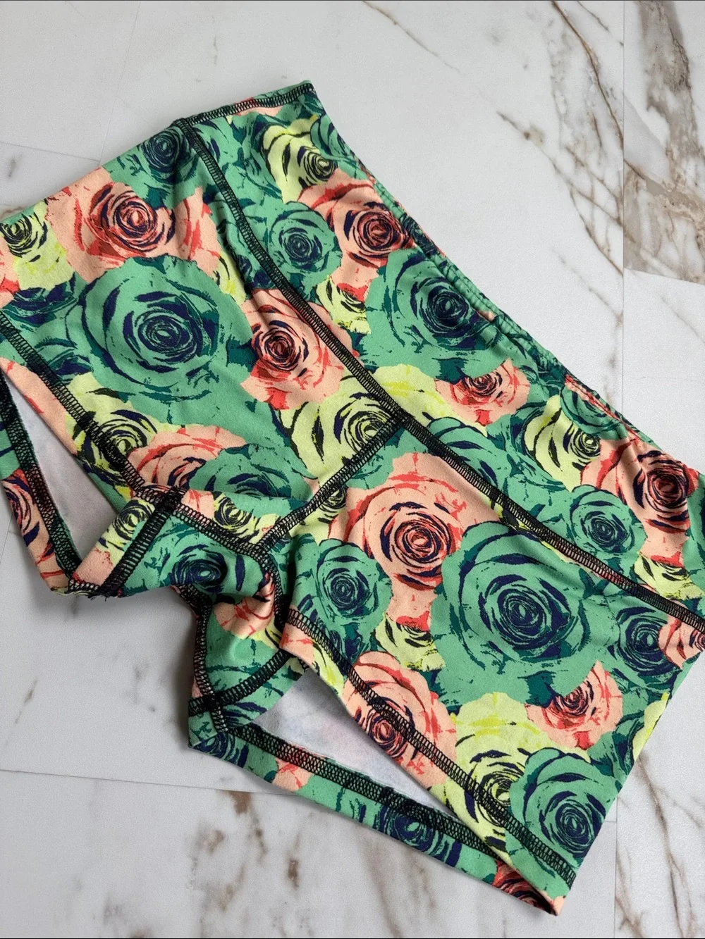 Fleo All Over Print Roses Micro Workout Shorts Sz M Crossfit Run bright